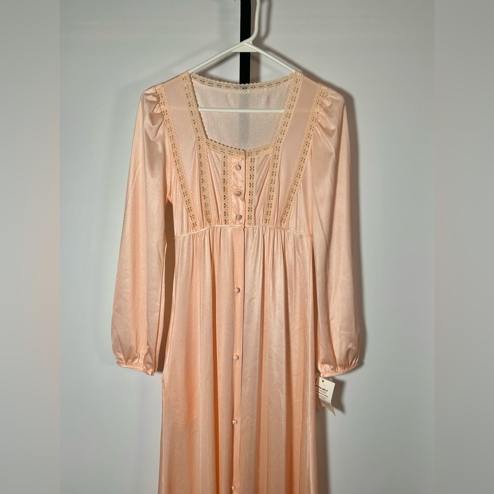 VTG NWT Gossard Armentis Peach Nylon Nightgown Petite Long Sleeve Button Up Lace